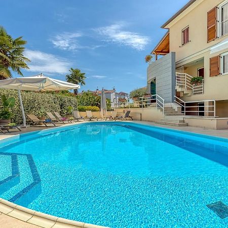 Apartment Complex Irena With Pool Poreč Extérieur photo