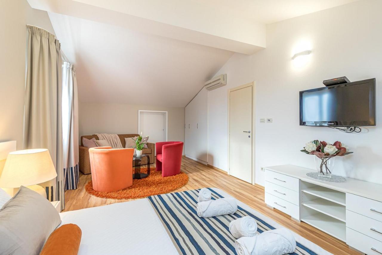 Apartment Complex Irena With Pool Poreč Chambre photo