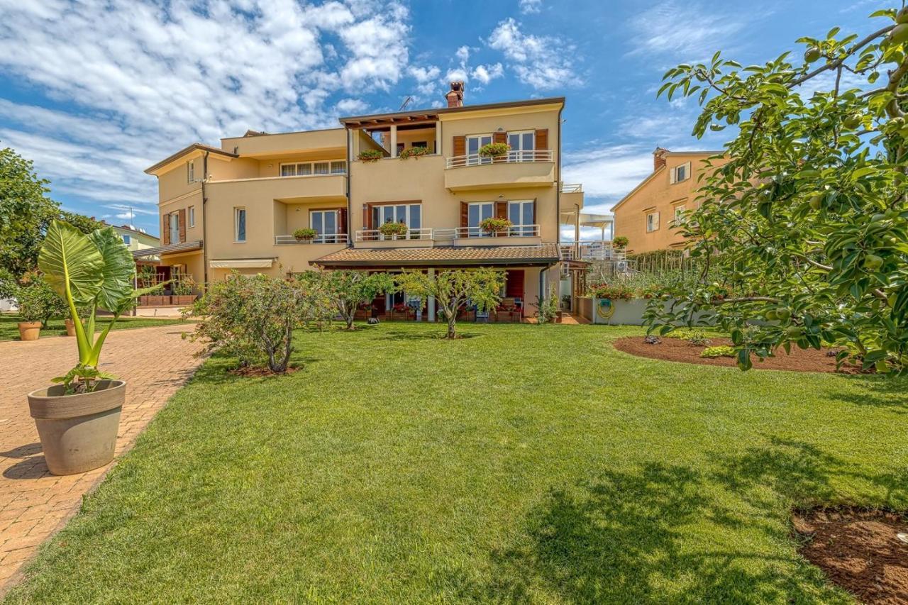 Apartment Complex Irena With Pool Poreč Extérieur photo
