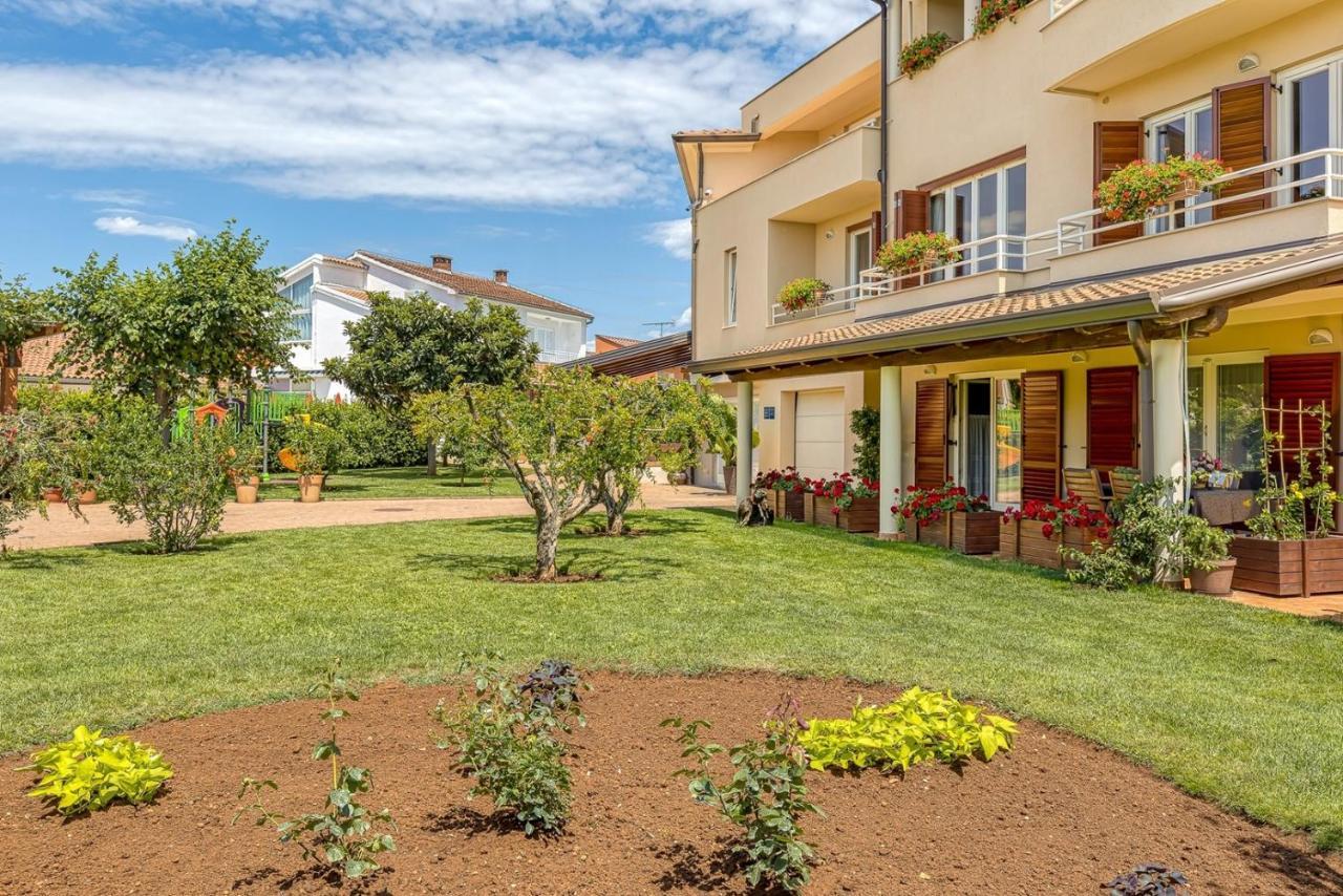 Apartment Complex Irena With Pool Poreč Extérieur photo