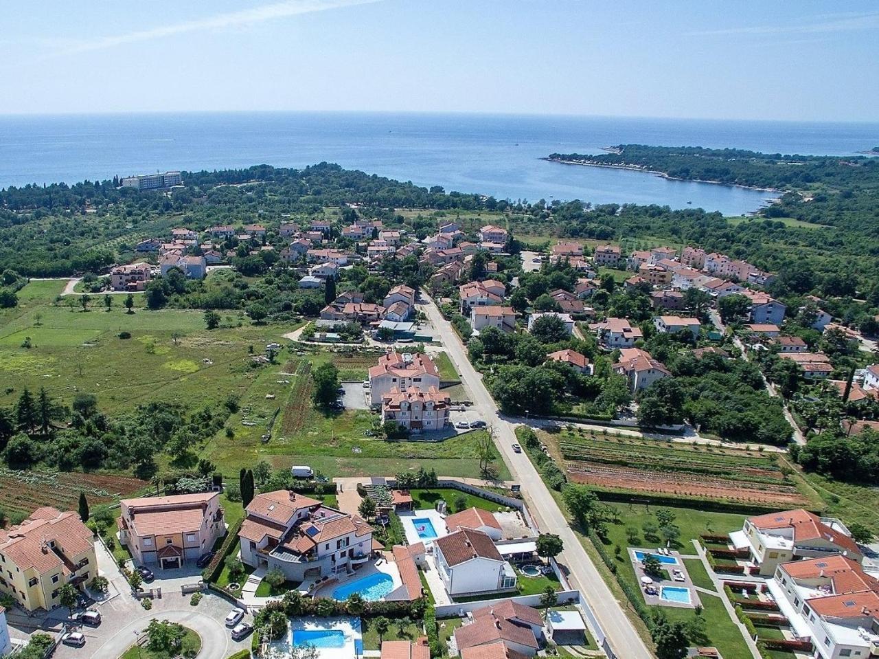 Apartment Complex Irena With Pool Poreč Extérieur photo